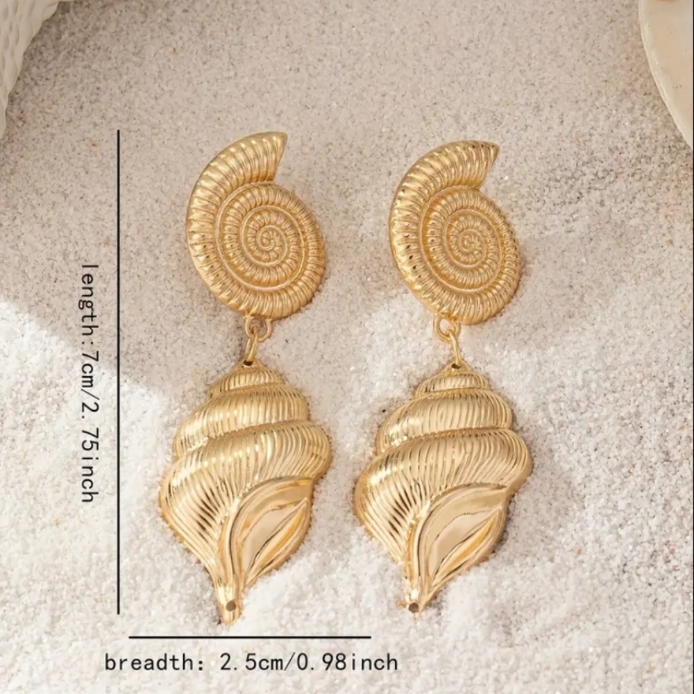 NEW! Elegant Gold Dangle Shell Earrings. - Picture 4 of 4